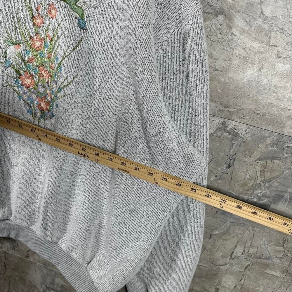 Vintage 90s Grey crewneck sweatshirt with hummingbird and flower design Size XL - Picture 6 of 7